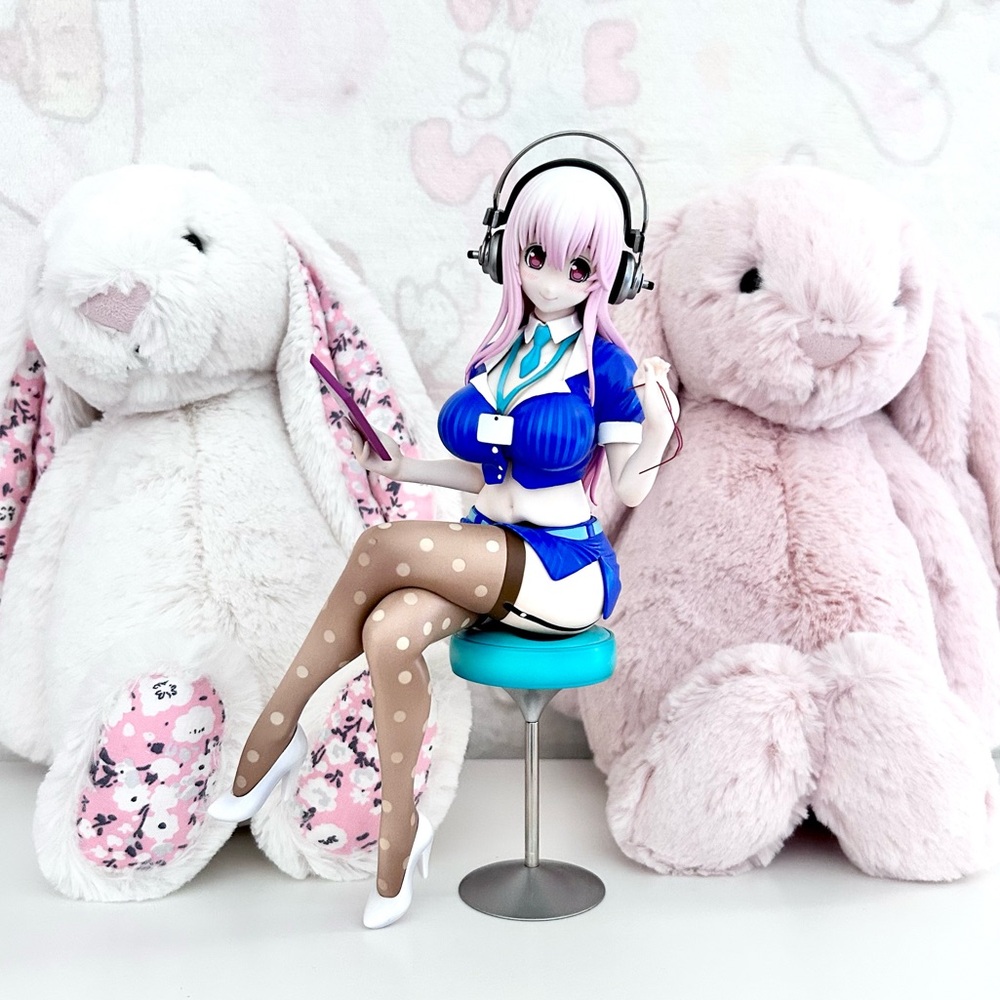 Super Sonico 1/7 Scale Office Lady Figurine